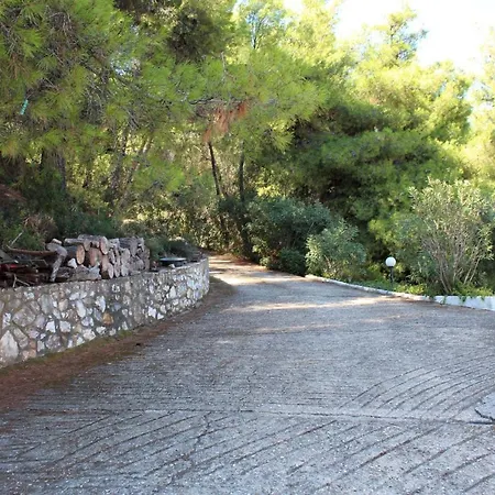 Philippos 1 *